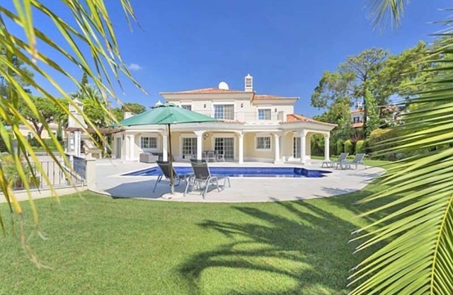 Luxury villa in Quinta do Lago. Sleeps 10. Private Heatable Pool, Sauna close to Quinta shopping J139 - Almancil, Algarve