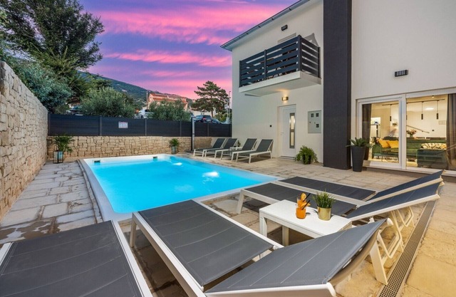 Luxury villa Magic with swimming pool near the sea