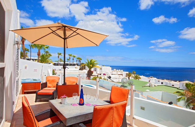 luxury villa sleeps 8 with amazing sea views