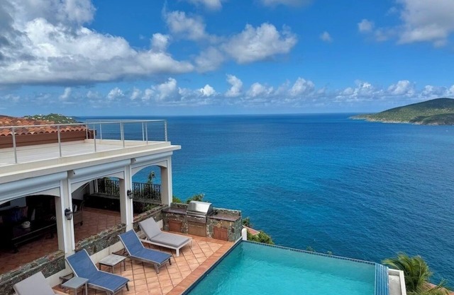Luxury Villa that sleeps 10 - POOL