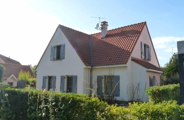 LUXURY VILLA TO RENT LARGE CAPACITY