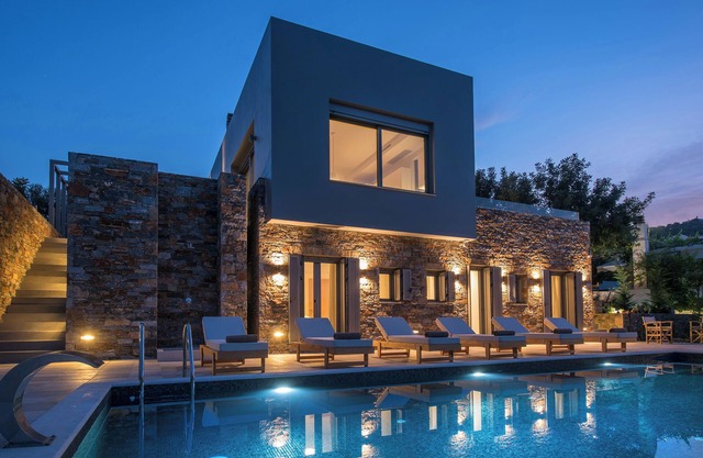 Luxury Villa With Stunning Views in Agios Nikolaos