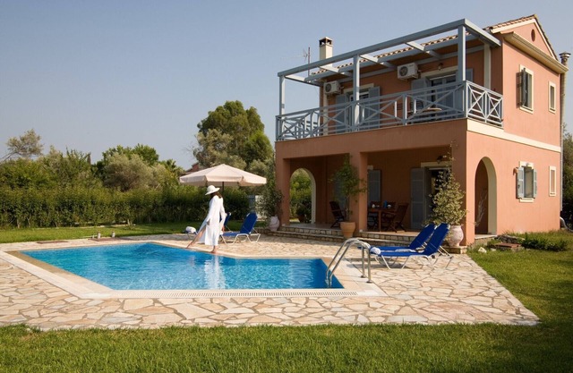 Luxury villa with private pool, 0,5km from beach and 0,5 km from town