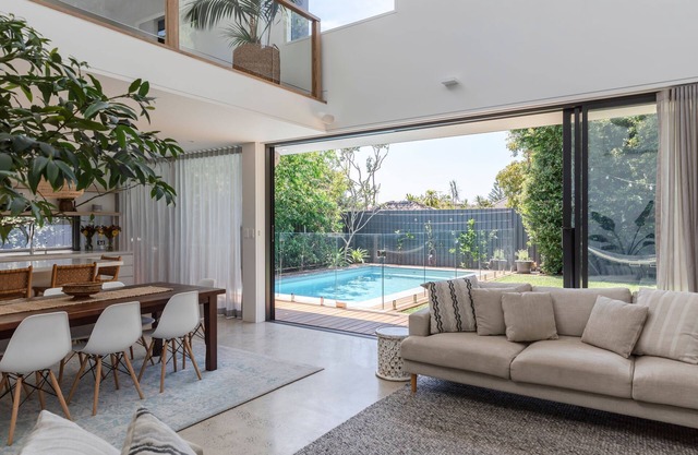 Luxury Villas Clovelly Pool Escape (Walk to the beach)