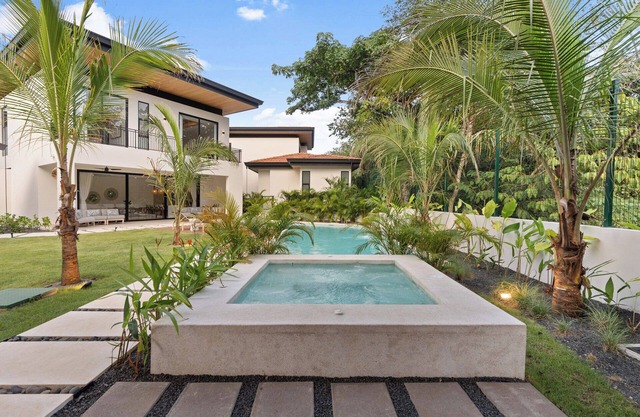 Luxury Villas with Heated Jacuzzi, Private Pools, and Exclusive Amenities