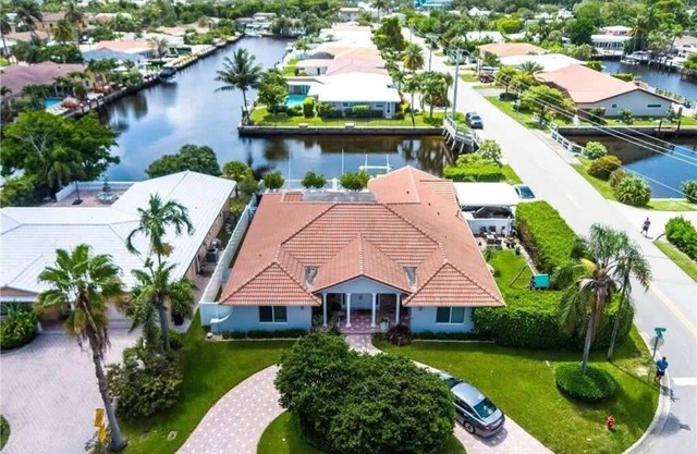 Luxury Waterfront | Pool, Sauna, Playground & more