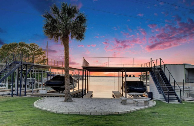 Luxury waterfront Villa pool hot tub and sauna