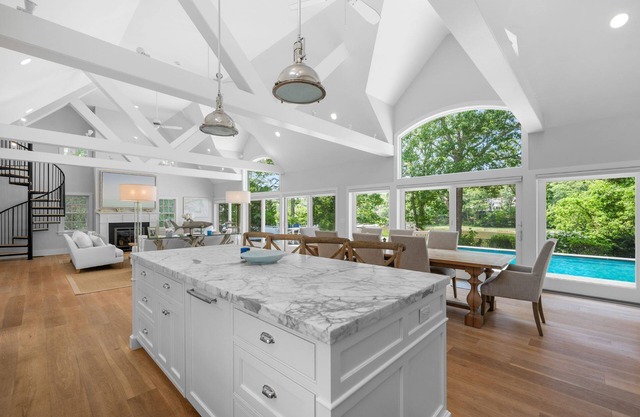 Luxury, Waterfront, Beach, AC, Heated Pool, Hot Tub