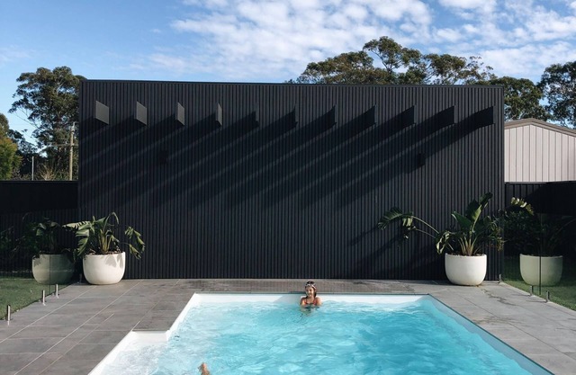 Luxury waterfront home, heated pool, aircon and fireplace in Jervis Bay