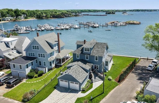 Luxury Waterfront Oasis