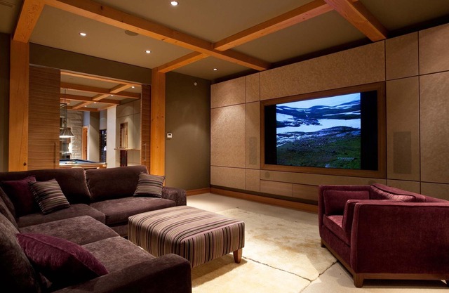 Luxury Whistler House: Private Pool, Ski Access & Views