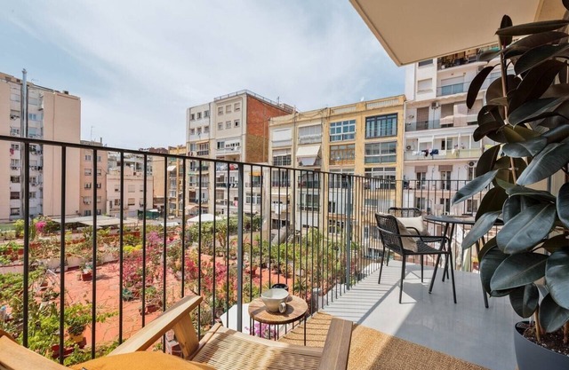 Lys - 2 bedrooms and pool in Eixample Esquerra