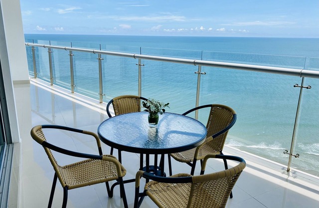 Mágico Apartamento Frente al mar con Piscina