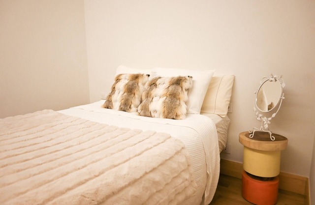 M (ZUR31) Charming One Bedroom Apartment in Chamberí