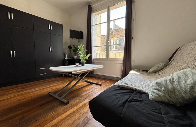 Ma Belle Conciergerie - The Mélunais Sitting