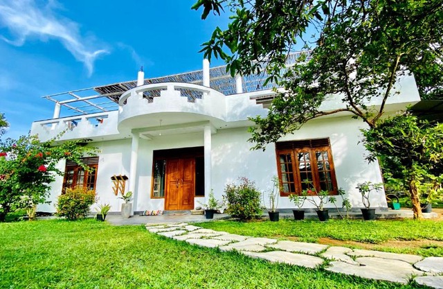 Madiha Surf House Lanka