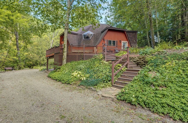 Madison Wine Country Retreat 17 Acres + Waterfall + Riverfront