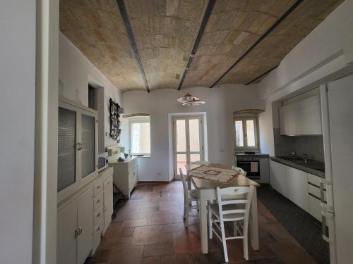 Magic Spell - 200 mq - zona centro - intera casa vacanze con ampi spazi relax, fino a 10 ospiti, - tassa soggiorno inclusa