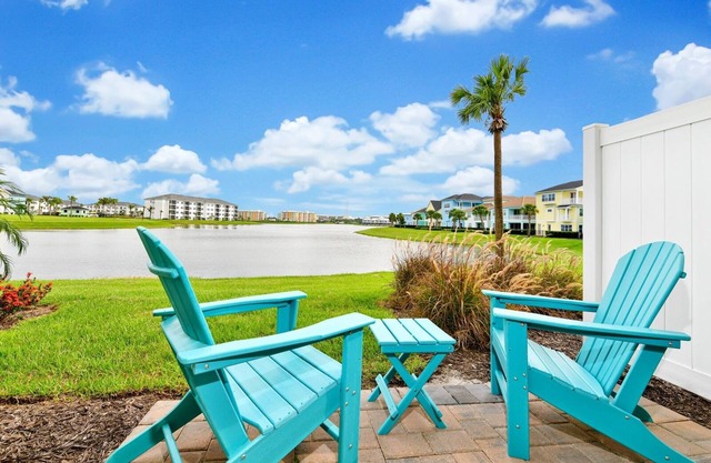 Magical 2-bedroom townhome with waterviews and Disney fireworks