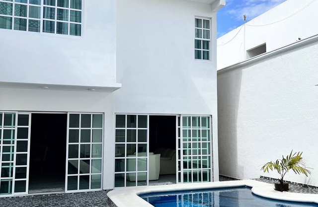 Magnífica casa con piscina privada a 10 min del mar