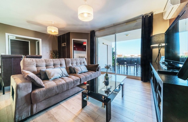 Magnificent T2 star with sea view, pool and garden