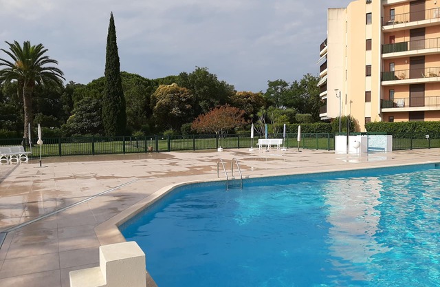 Magnificent apartment with large balcony in luxury condominium