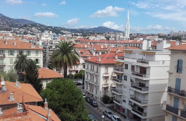 MAGNIFICENT 3 ROOMS PANORAMIC VIEW CITY PRIVATE PARKING