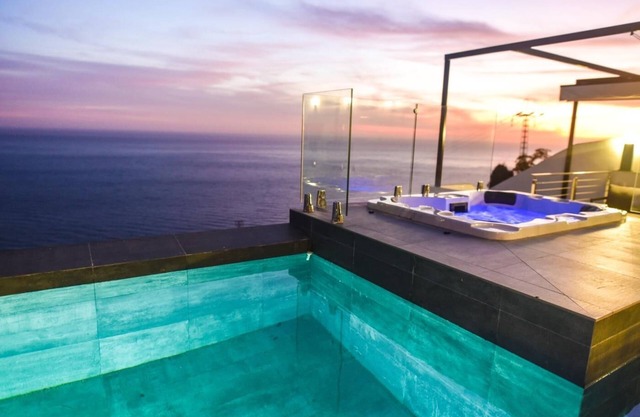 Magnificent 4 bedroom villa with stunning views