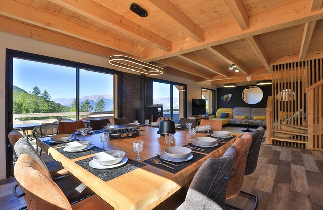 Magnificent Chalet Les Orres 1600m +Jacuzzi + Sauna