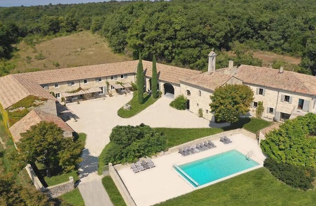 MAGNIFICENT DOMAIN IN DROME PROVENCAL 2