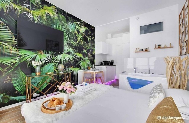 Magnificent Flat - 2BR/6P - Champs ElysÃ©es