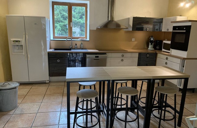 Magnificent gîte with spa and year-round pool