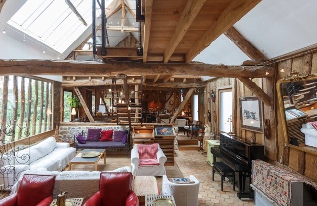 MAGNIFICENT LONGÈRE NEAR THE SEA