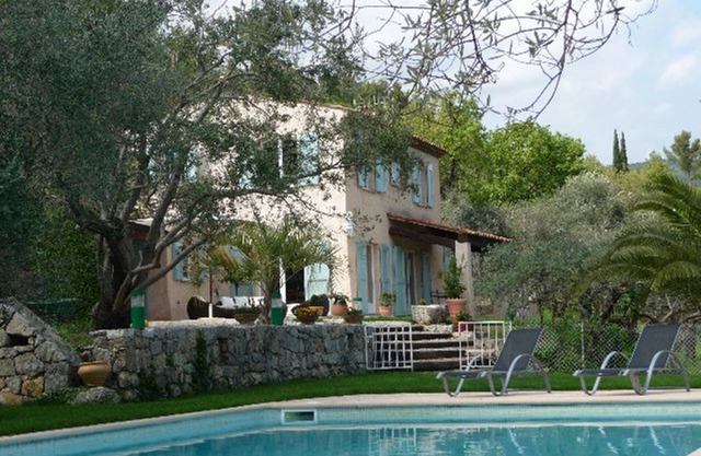 Magnificent, peaceful villa surrounded by olive trees. Exceptional panoramic view