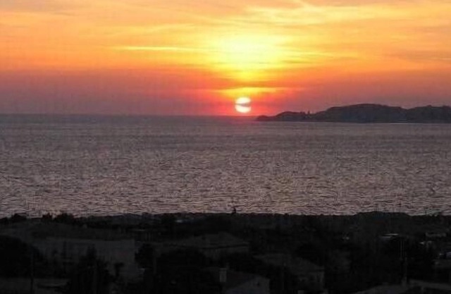 Magnificent sea view, close to the beach, 3-room apartment, 60 m2