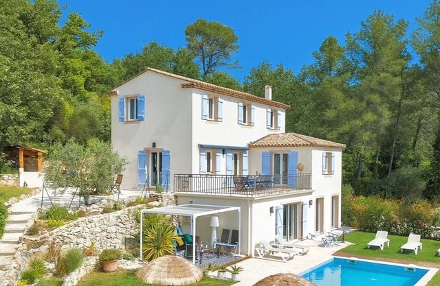 Magnificent Villa with splendide view and heated private pool