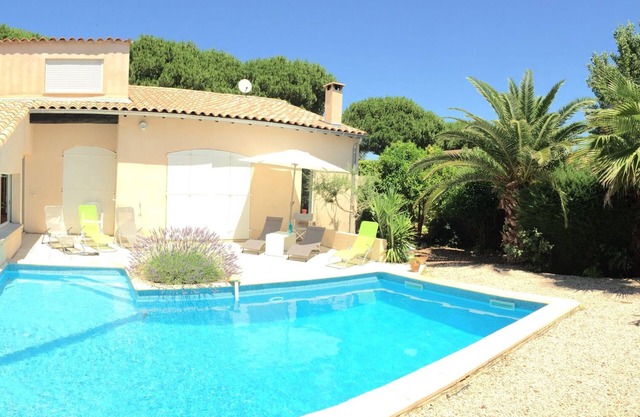 Magnifique Maison, piscine, calme et sans vis a vis, Clim, Quartier des Villas.