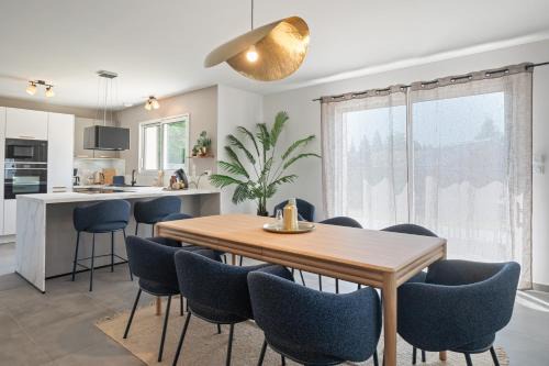 Magnifique Maison, Spacieuse & Élégante - 5 chambres, terrasse & Parking