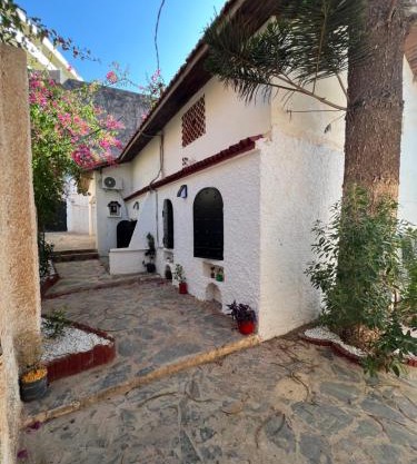 Magnifique Villa La Corniche en bord de mer à Saint rock, Ain El Turk, Oran