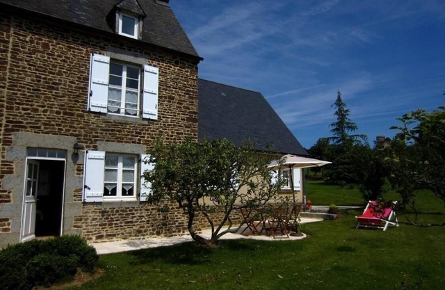 Magnolias" house with garden and barbecue