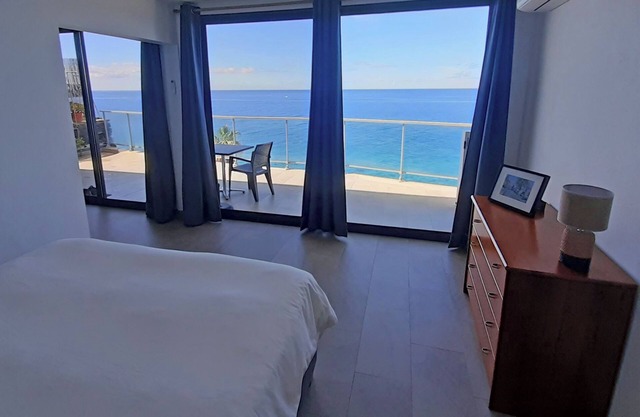 Mais Perto do mar é Impossível! Apartamento de um Quarto com uma Grande Varanda