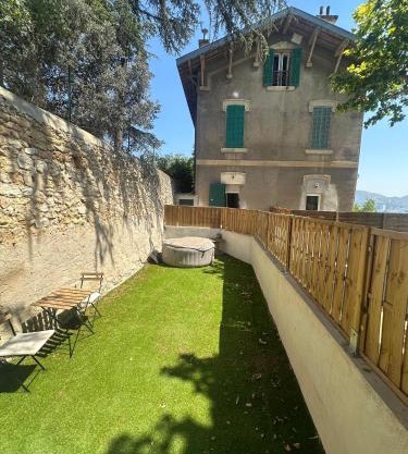 Maison 8 T2 Jacuzzi et Jardin