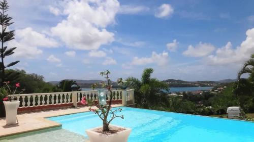 Maison accueillante à La Trinité avec piscine partagée 55 m²