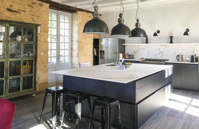 Maison Apollinaire - Five Bedroom Villa, Sleeps 10