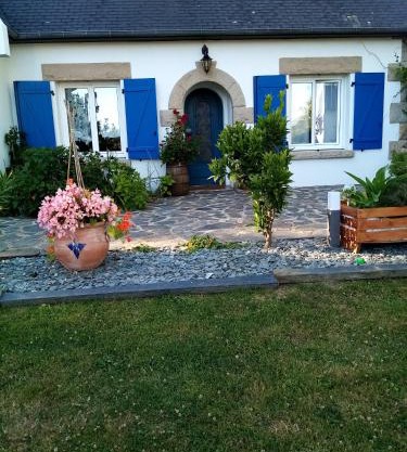 maison aux volets bleus