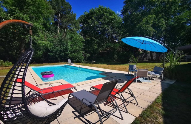 Maison Avec Piscine, 3 Chambres, en Lisière de Forêt sur Cestas