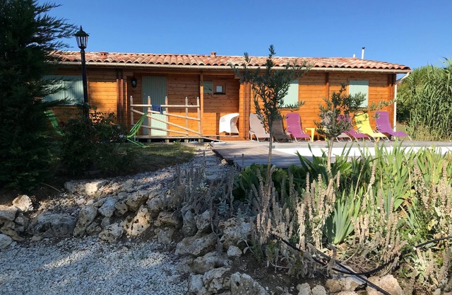Maison Bois Isolée, Climatisée, Entièrement Équipée Avec Piscine/Jardin Arboré