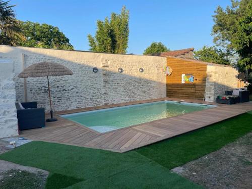 Maison confortable à Jard-sur-Mer avec grand jardin clôturé