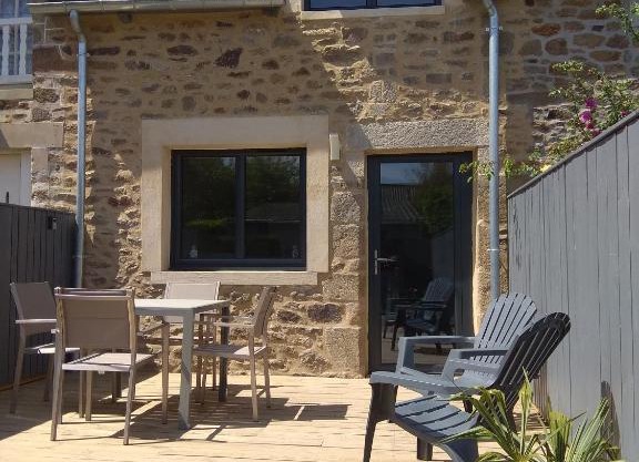 Maison Cosy entre CAP FREHEL et SAINT MALO 1km PLAGE 5min GR34 Wifi Jardin Vélos "CASA OHANA"