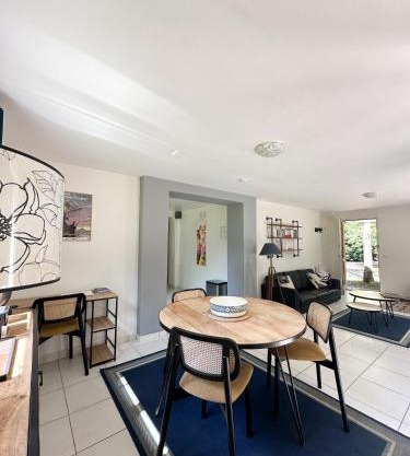 Maison dans parc privé, sports et loisirs proche golf du Coudray Montceaux